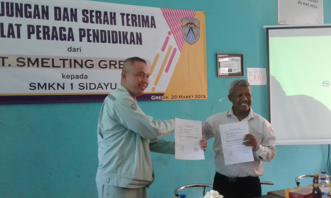 Penandatanganan Serah Terima Alat Peraga Pendidikan Dari PT SMELTING